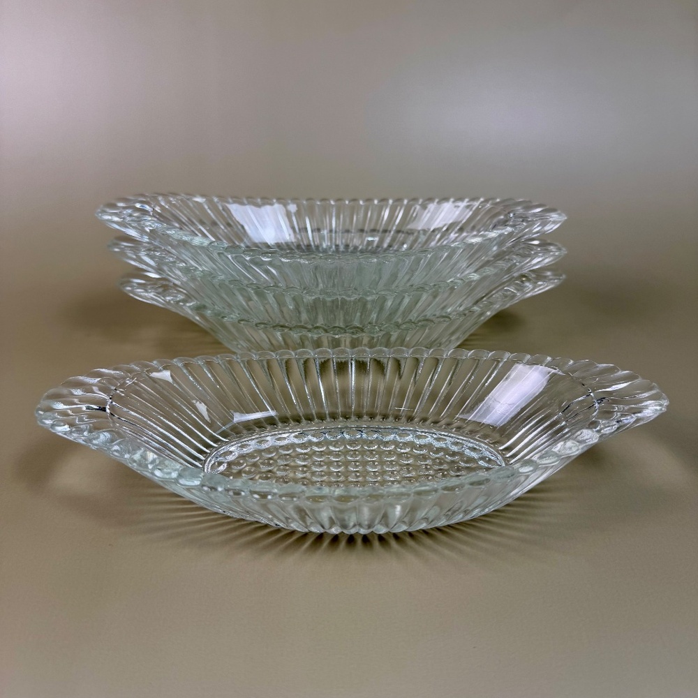 Vintage Clear Glass Dessert Bowls | Set of 4 Ribbed Oval Dishes | Mid-Century - Picture 5 of 10